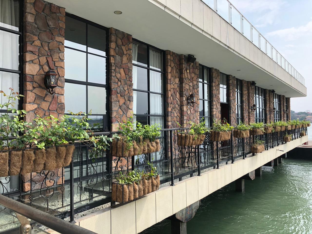 steel doors and windows